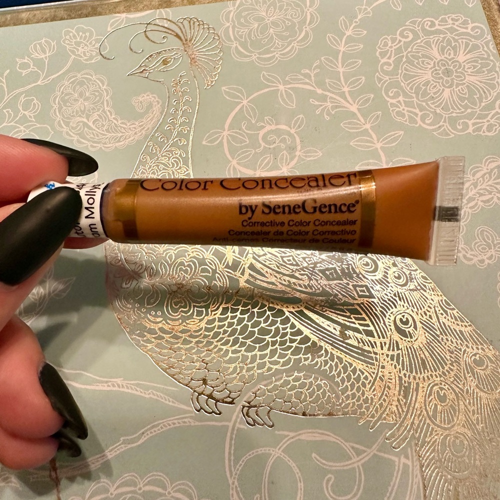 ✨5 for $20✨ Deep Color Correction Concealer by SeneGence